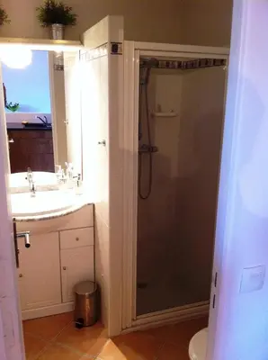 Salle de bains dans l'établissement Comme une petite maison à la mer