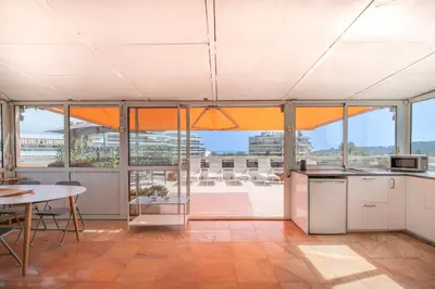 Cuisine ou kitchenette dans l'établissement Three bedrooms with rooftop terrace in JLP