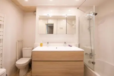 Salle de bains dans l'établissement Three bedrooms with rooftop terrace in JLP