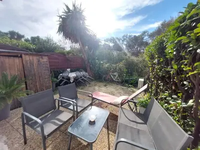 Jardin de l'établissement Appartement avec piscine à Villeneuve-Loubet, 27 m²
