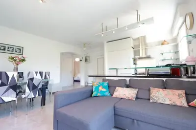 Cuisine ou kitchenette dans l'établissement Le Ben Esta - Apt 6 Prs - calme - proche mer