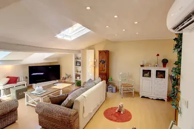 Télévision ou salle de divertissement dans l'établissement AGENCE HENRICAMILLE - ROOF - 2 chambres en ville dernier étage rooftop
