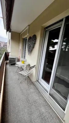 Balcon ou terrasse dans l'établissement Appartement Riviera - 2 chambres, balcons, parking - Vallauris