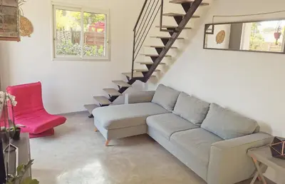 Coin salon dans l'établissement Family home in Antibes 4 bedrooms