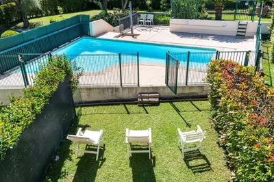 Piscine de l'établissement Two bedroom Cap d' Antibes ou située à proximité