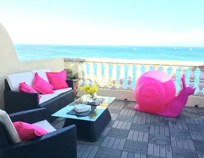 Vue générale sur la mer ou vue sur la mer prise depuis l'appart'hôtel