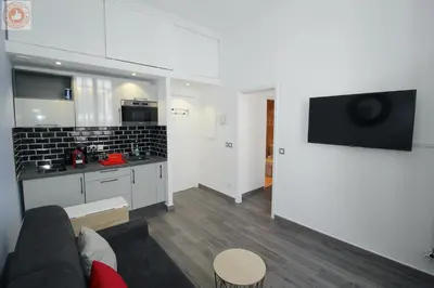 Cuisine ou kitchenette dans l'établissement ALC - MOL6 - 9 min Palais and 5 min Beaches