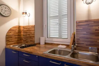 Plan de l'établissement Large 1 Bedroom with Balcony City Centre