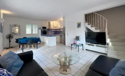 Cuisine ou kitchenette dans l'établissement Villa Marinette
