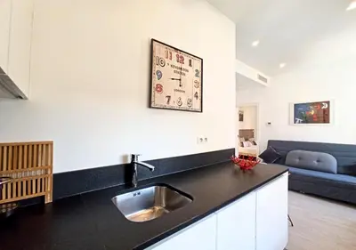 Coin salon dans l'établissement Lovely and Modern 1 Bedroom City Centre Cannes