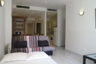 Un ou plusieurs lits dans un hébergement de l'établissement Viva Riviera - 5 Rue Commandant André