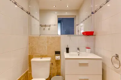 Salle de bains dans l'établissement Glamorgan