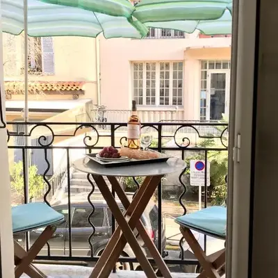 Balcony over Provencal Market