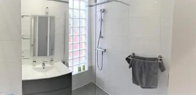 Salle de bains dans l'établissement Studio Villa Emilie