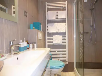Salle de bains dans l'établissement Palais Rouaze