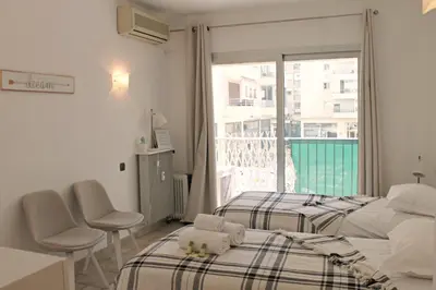 Un ou plusieurs lits dans un hébergement de l'établissement Viva Riviera Cosy and Large 2 Bedrooms with balcony