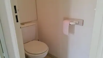 Salle de bains dans l'établissement Les Pins Bleus