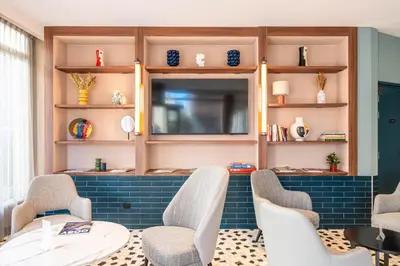 Coin salon dans l'établissement Hôtel CASA MOHO - Juan-Les-Pins