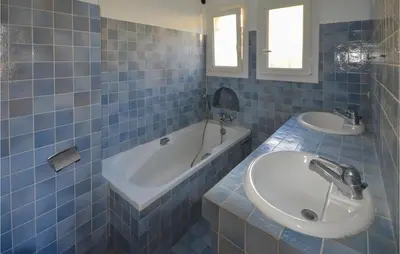 Salle de bains dans l'établissement Stunning Home In Vallauris