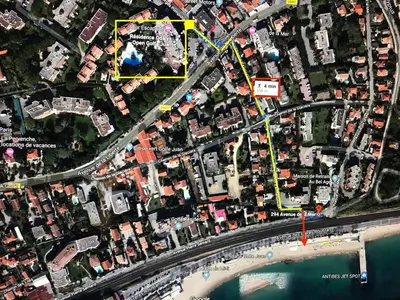 Vue générale sur la mer ou vue sur la mer prise depuis l'appartement