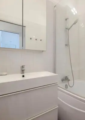 Salle de bains dans l'établissement Ice coeur de Cannes