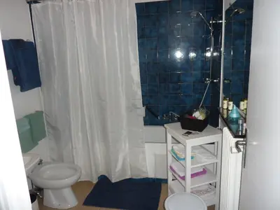 Salle de bains dans l'établissement Le Tanagra