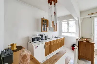 Cuisine ou kitchenette dans l'établissement Le Studio Provençal Welkeys