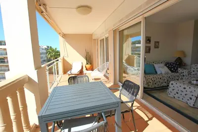 Balcon ou terrasse dans l'établissement Apartment 2 bedrooms 2 bathrooms clear view in Palm beach area