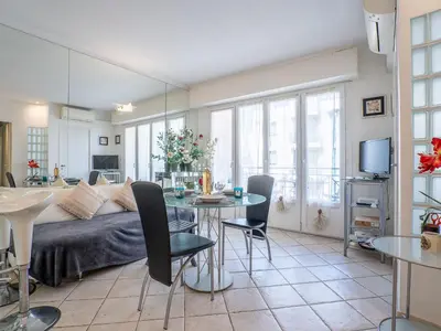 Cuisine ou kitchenette dans l'établissement Apartment Le Cheverny by Interhome
