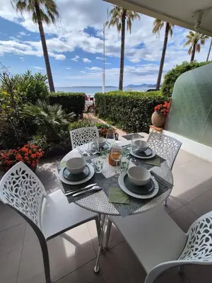 Balcon ou terrasse dans l'établissement Juan Plage