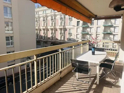 Balcon ou terrasse dans l'établissement One bedroom apartment in the center of Cannes, next to the Carlton, a few meters from the Croisette - 367