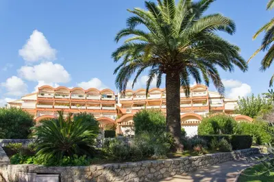 Jardin de l'établissement Appartement charmant à Antibes, 33 m², piscine partagée
