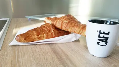 Options de petit-déjeuner proposées aux clients de l'établissement Le De Gaulle