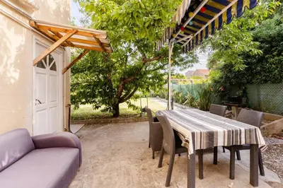 Jardin de l'établissement Studio Antibes - 5min des plages - Parking gratuit - Climatisation