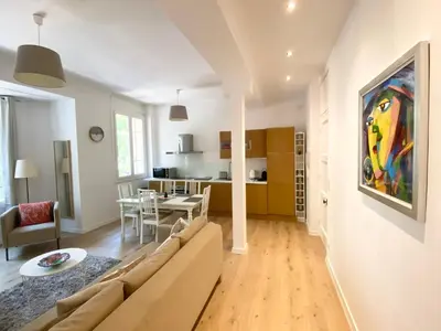 Cuisine ou kitchenette dans l'établissement Stylish two-bedroom apartment -StayInAntibes - 5 Soleau