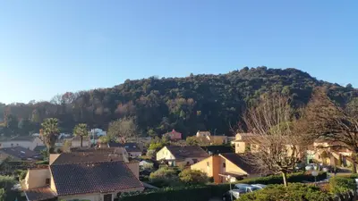 Vue générale sur la montagne ou vue sur la montagne depuis l'appartement