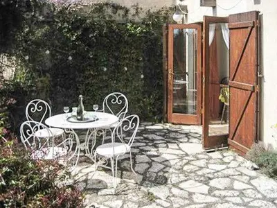 Jardin de l'établissement Les Amandiers