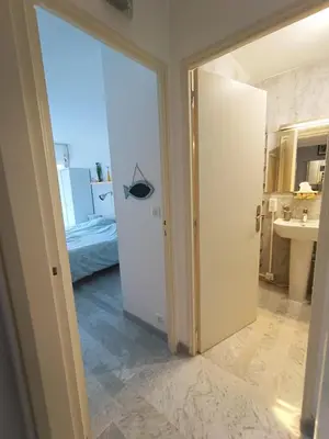 Salle de bains dans l'établissement Tribuperez à Juan-Antibes