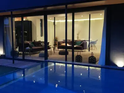 Piscine de l'établissement Villa Le Ruisseau ou située à proximité