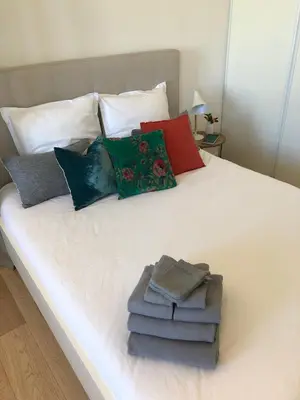 Un ou plusieurs lits dans un hébergement de l'établissement Bright & modern apartment in the heart of Antibes