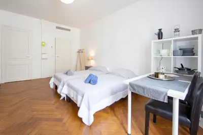 Un ou plusieurs lits dans un hébergement de l'établissement Cosy apartment 27 m2 in rue d'Antibes and Croisette