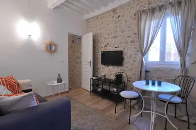 Télévision ou salle de divertissement dans l'établissement Beautiful one-bedroom apartment - Picasso 2 - StayInAntibes
