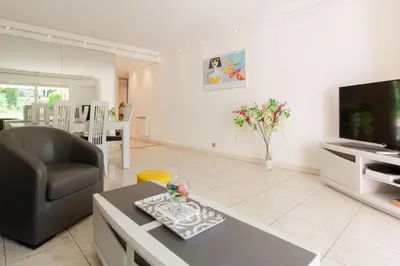 Télévision ou salle de divertissement dans l'établissement Villa AD’ALTA