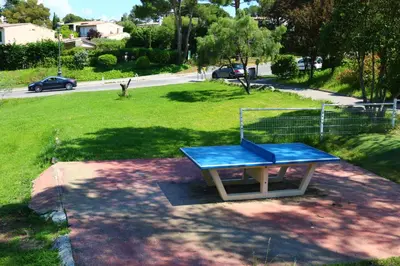 Tennis de table au sein de l'établissement French Riviera - Vaugrenier ou à proximité
