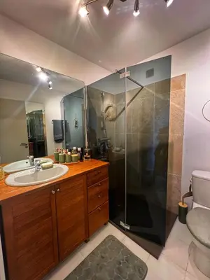 Salle de bains dans l'établissement Les Roses by Welcome to Cannes