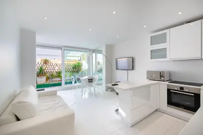 Cuisine ou kitchenette dans l'établissement Agence des Résidences - Appartements privés du 45 CROISETTE - Standard