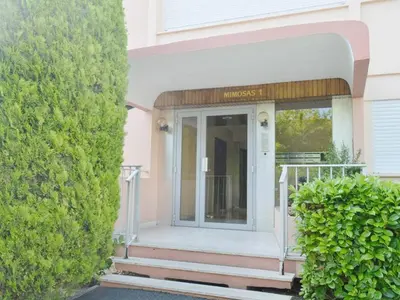 Balcon ou terrasse dans l'établissement Appartement avec Piscine & Tennis, Terrasse ensoleillée, Garage privé - Antibes - FR-1-252-126