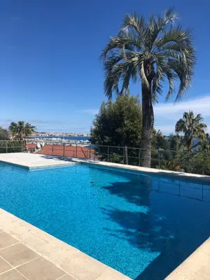 Piscine de l'établissement Magnifique Appartement Vue Mer ou située à proximité