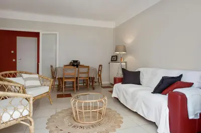 Coin salon dans l'établissement Appartement Ilette - Welkeys