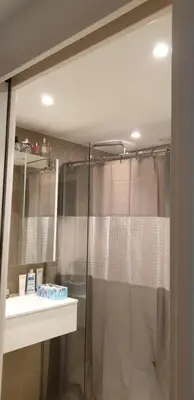 Salle de bains dans l'établissement Parc Impérial